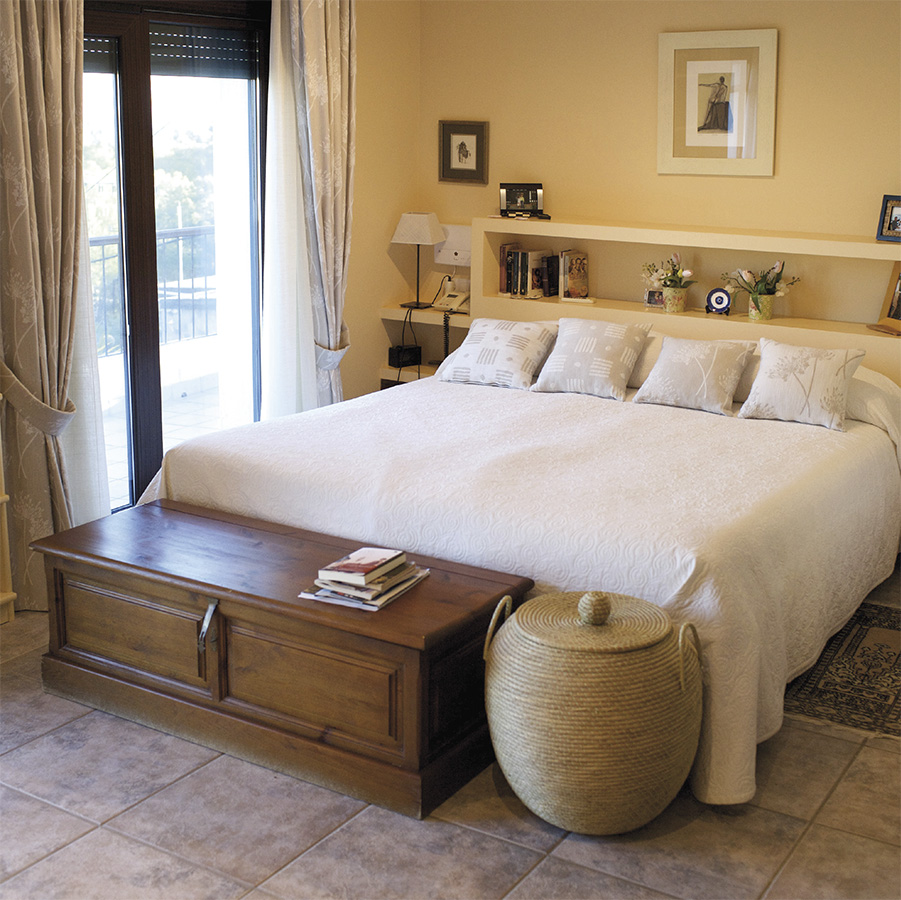 Casa Coveta luxury refurbishment white main bedroom, Campello Alicante