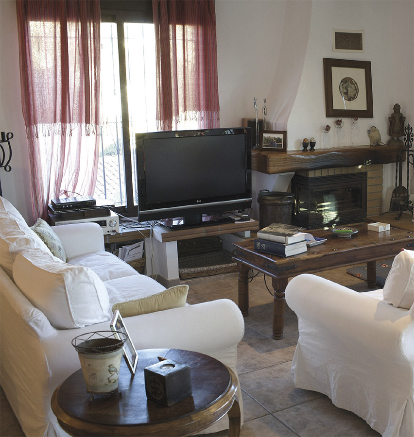 Casa Coveta luxury refurbishment white main bedroom, Campello Alicante