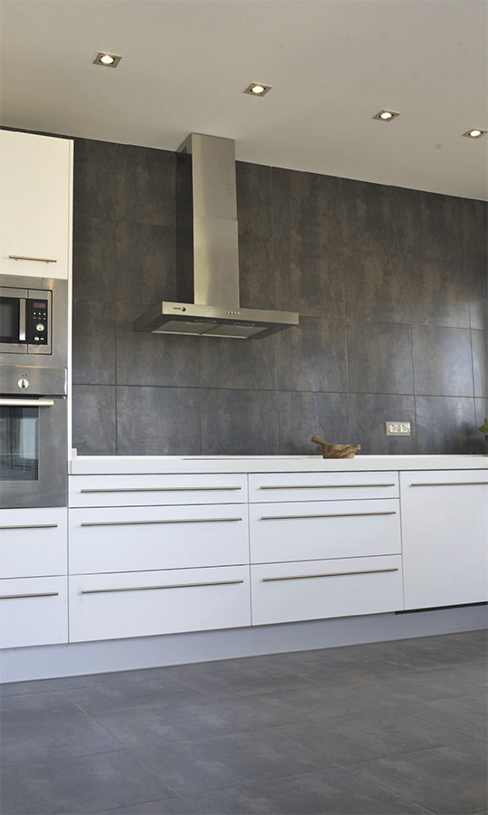 Villa Bussot luxury amrican kitchen white bathroom, new building, Alicante, Bussot